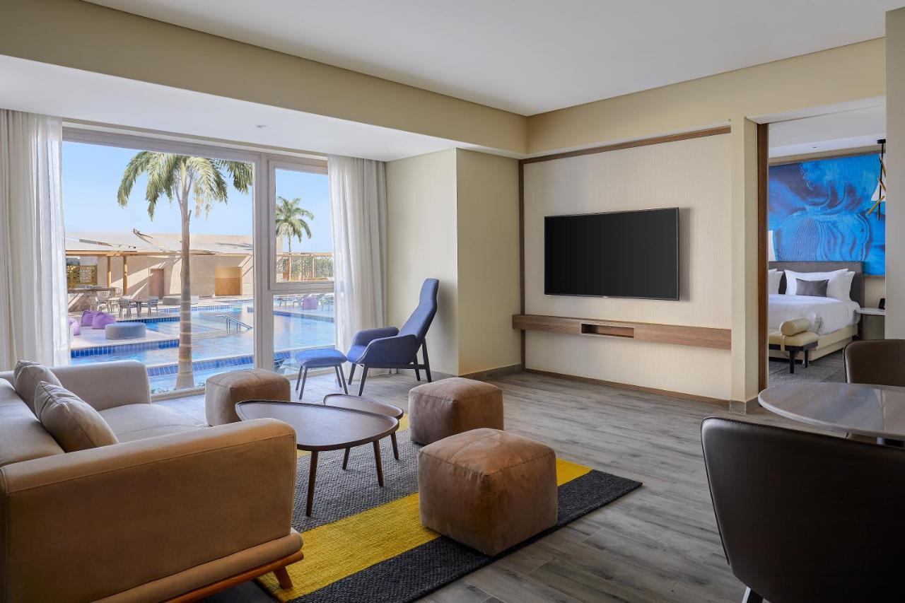 Готель Hyatt Regency Cairo West Місто ім. 6 Жовтня Екстер'єр фото A suite at the hotel
